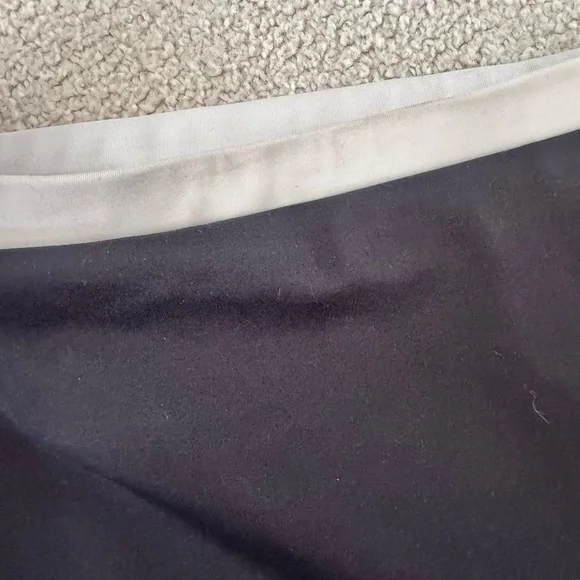 Reformation active skirt - Picture 6 of 7